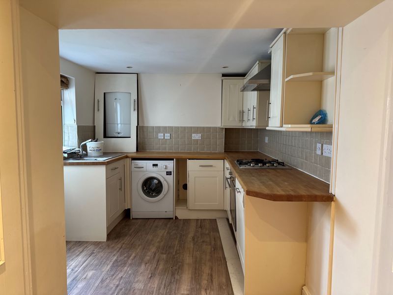 Property photo 3 of 7 Kitchen