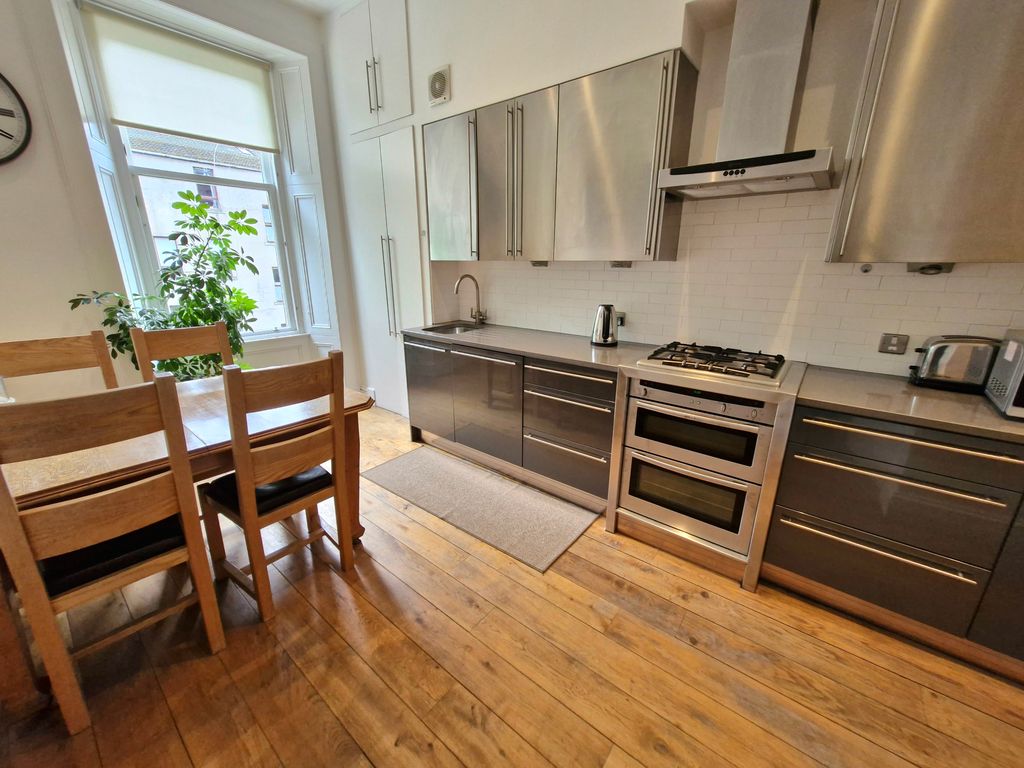 Property photo 2 of 6 Kitchen