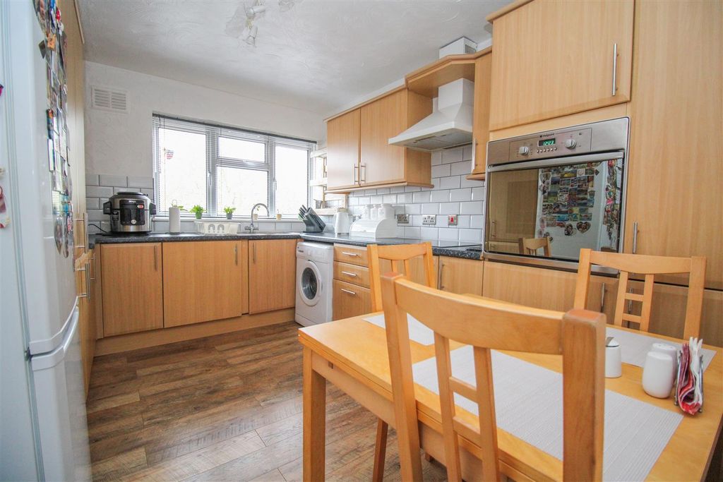 Property photo 3 of 9 Img_2178.Jpg