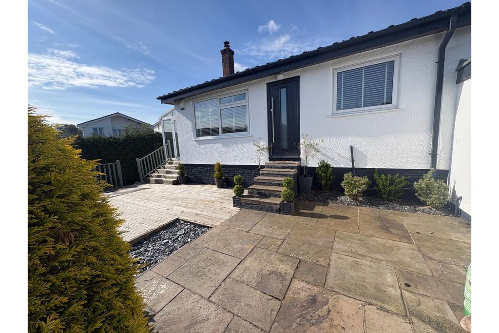 Property photo 2 of 23