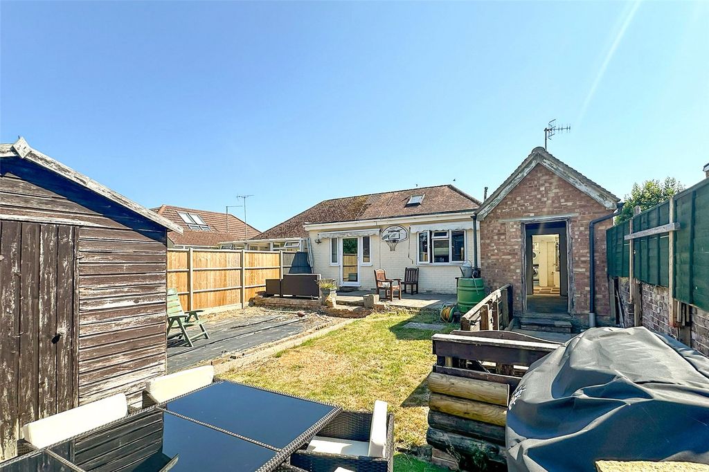 Property photo 2 of 22 Picture No. 19