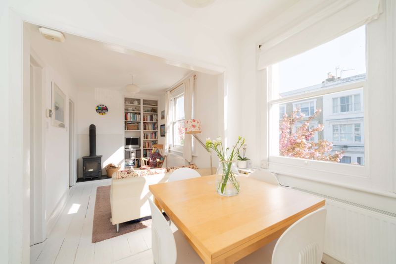 Property photo 3 of 9 Photo 7