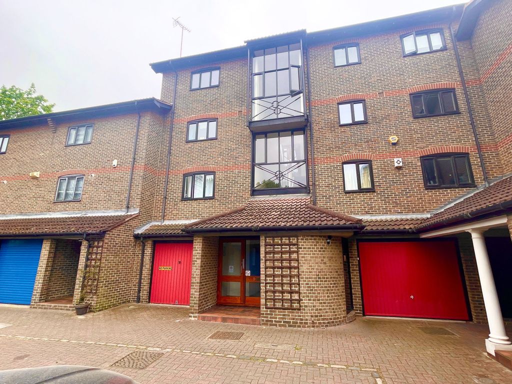 Property photo 1 of 9