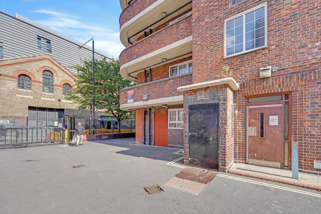 Property photo 2 of 13 Gallery