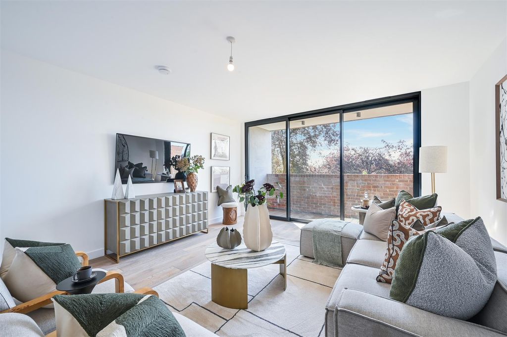 Property photo 1 of 19 Cottenham Park Road, 37, 2- (1).Jpg