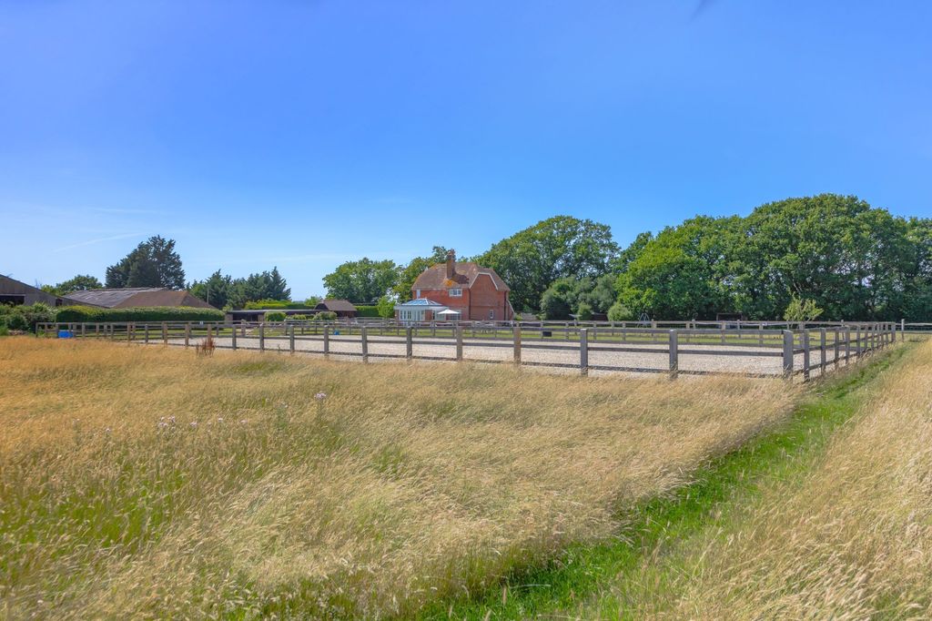 Property photo 1 of 32