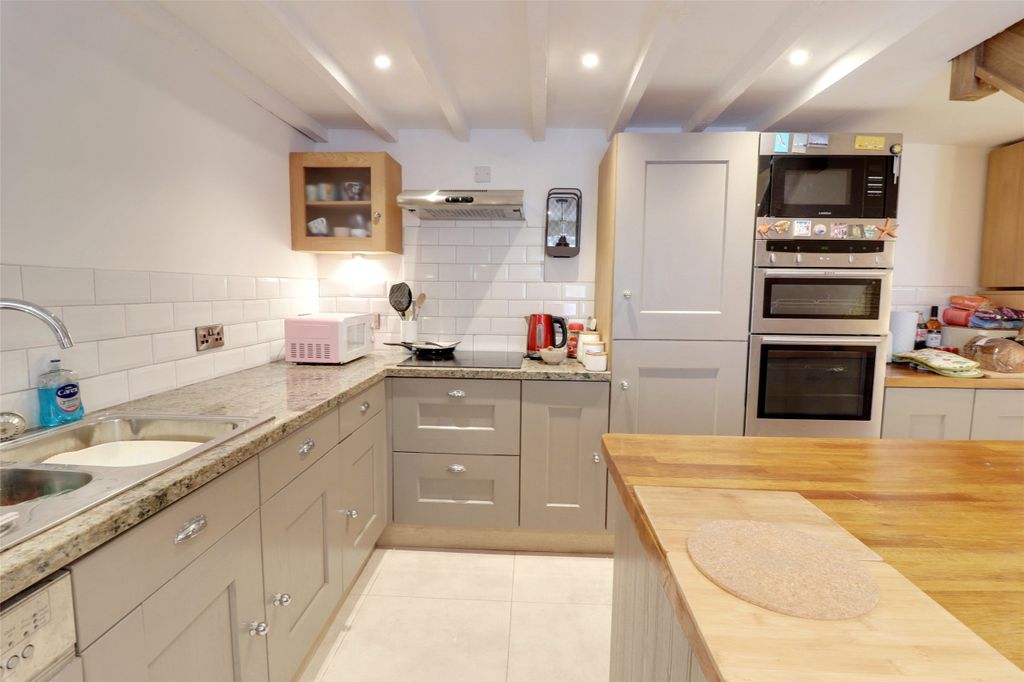 Property photo 2 of 21 Picture No. 02