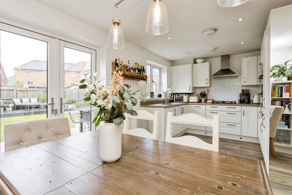 Property photo 3 of 17 Photo