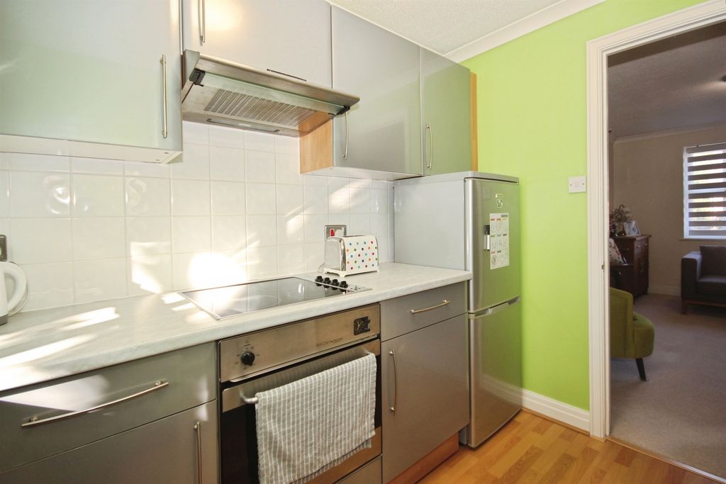 Property photo 3 of 12