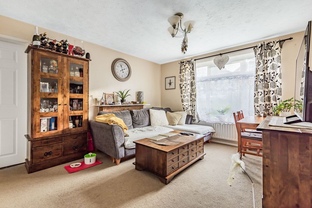 Property photo 3 of 11