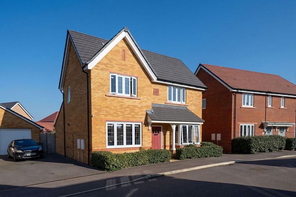 Property photo 1 of 21