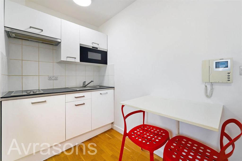 Property photo 1 of 11 Kitchen