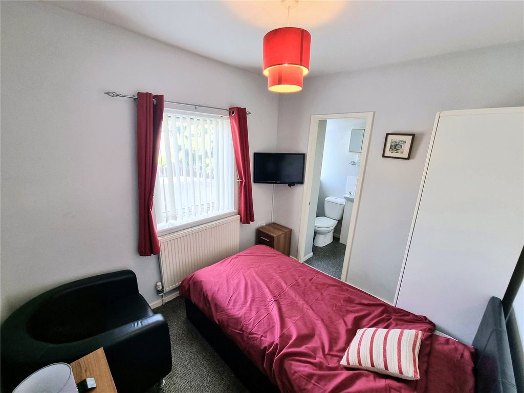 Property photo 1 of 7 Picture No. 11