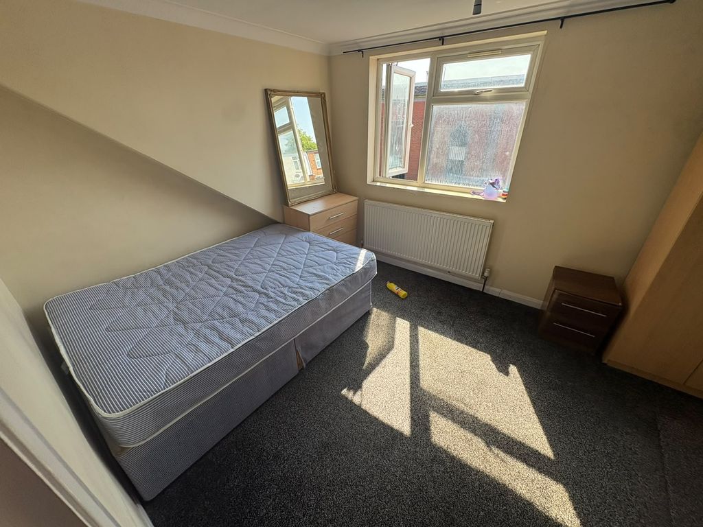 Property photo 1 of 6 1 Bed Flat To Rent