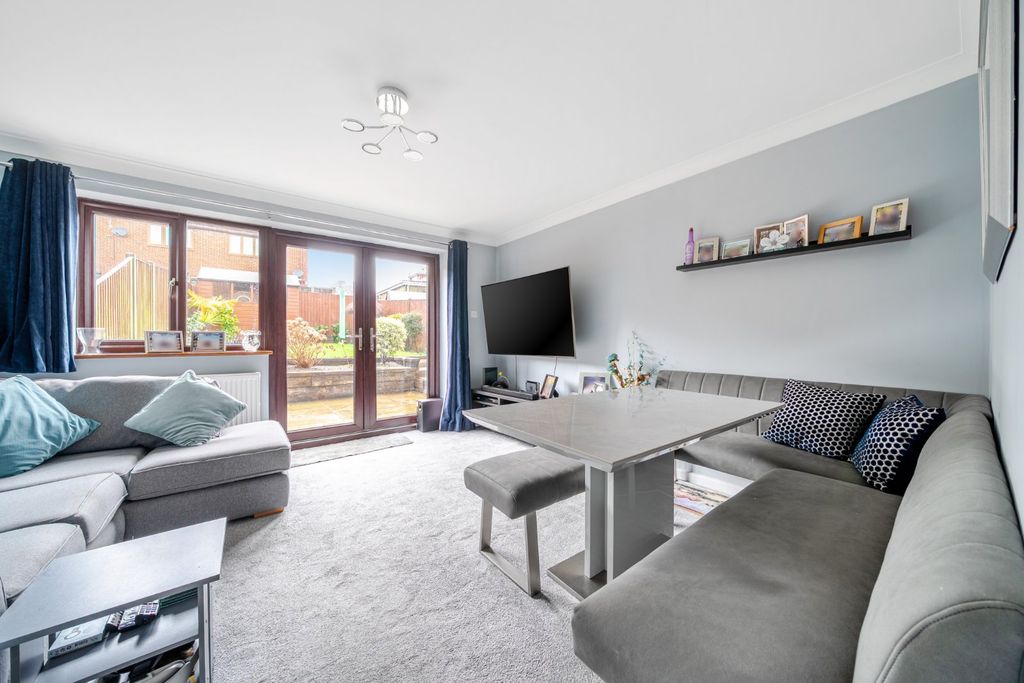 Property photo 2 of 12 Picture No. 19