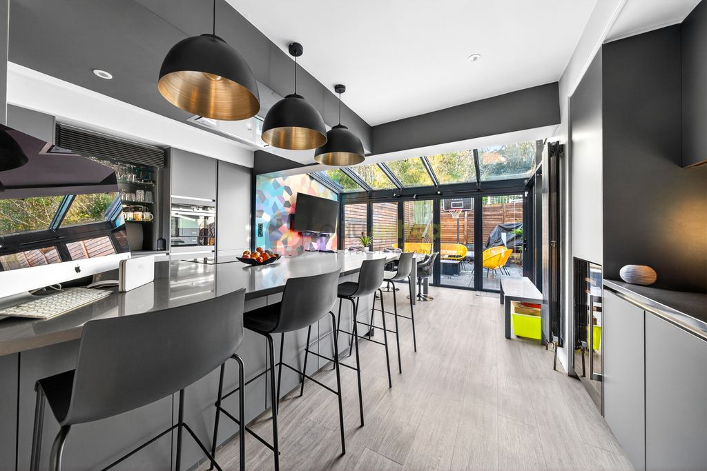 Property photo 1 of 23 Dsc07497