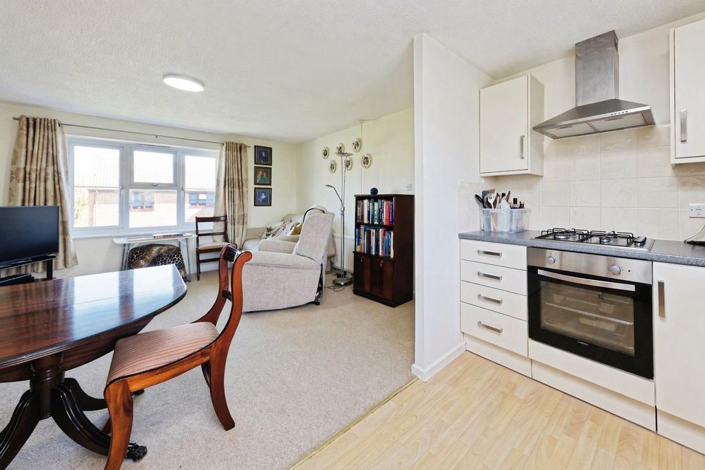 Property photo 2 of 9