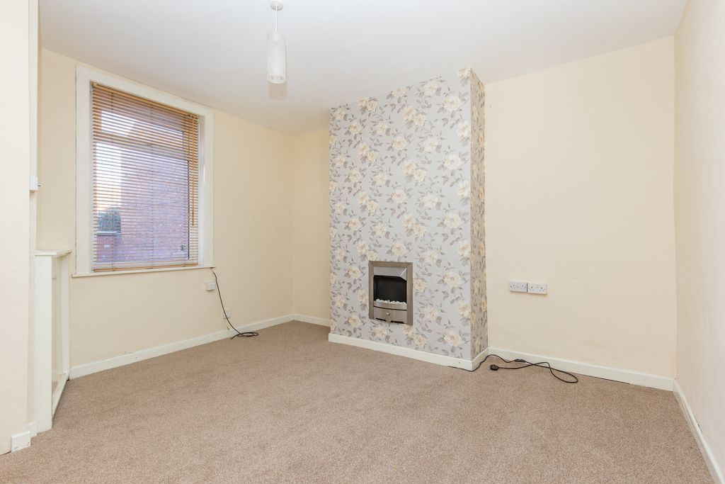 Property photo 2 of 11 Living Room