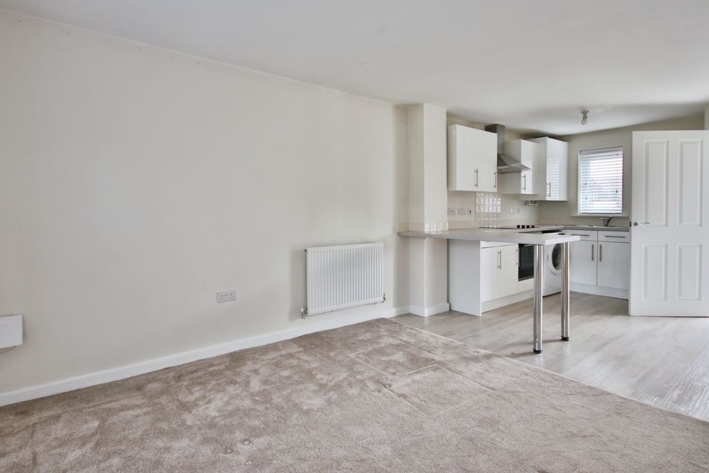 Property photo 3 of 12 4246794