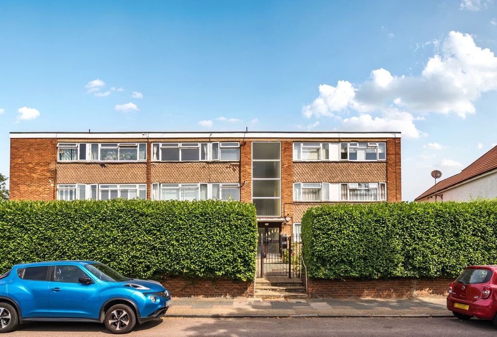 Property photo 2 of 10 1495562-19-6A6344...