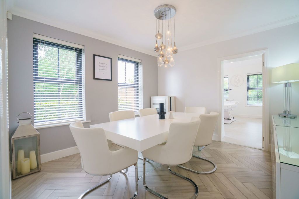 Property photo 3 of 66