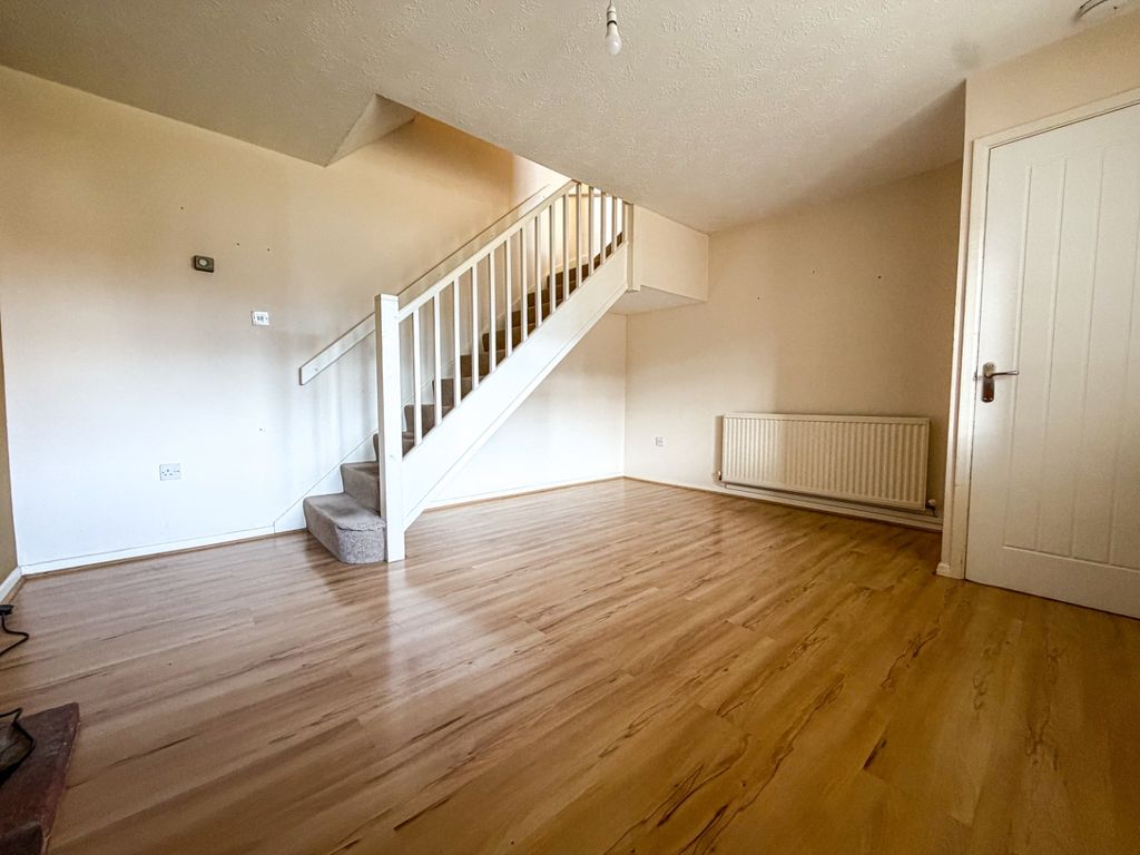 Property photo 3 of 11 5673948