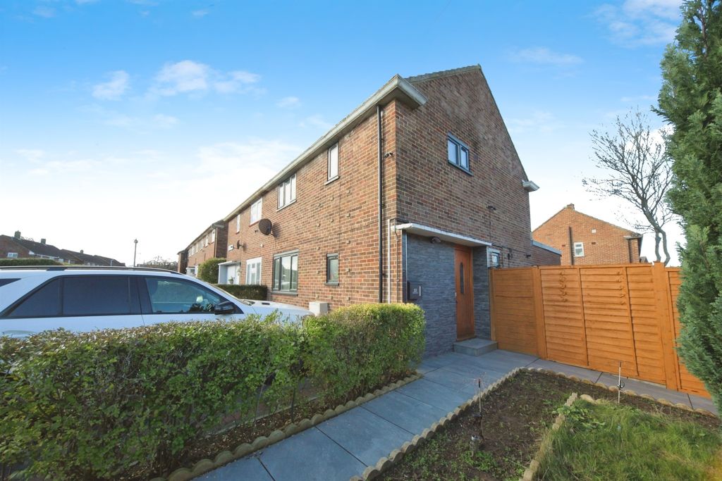 Property photo 2 of 17