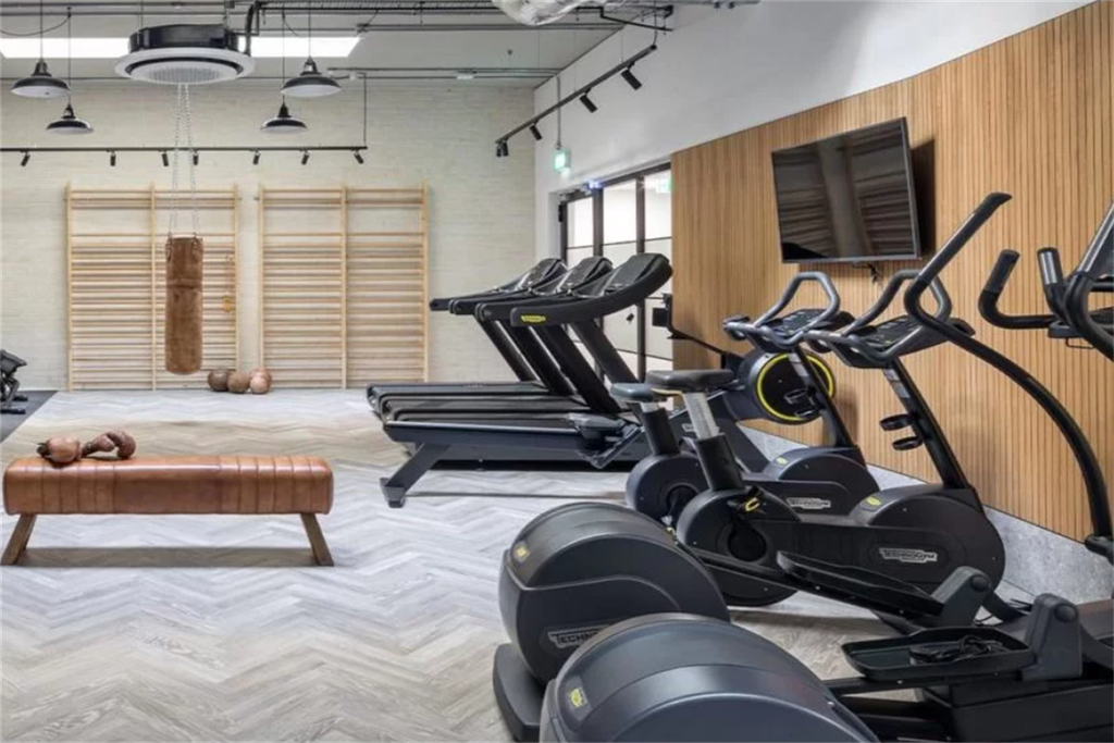 Property photo 3 of 7 Gym
