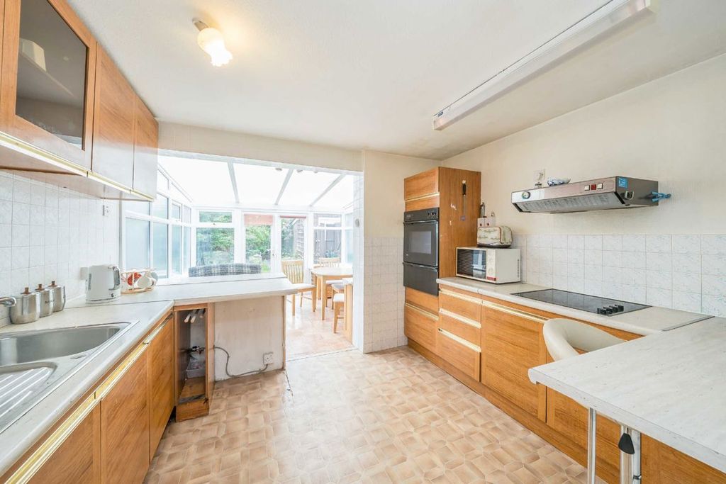 Property photo 3 of 7