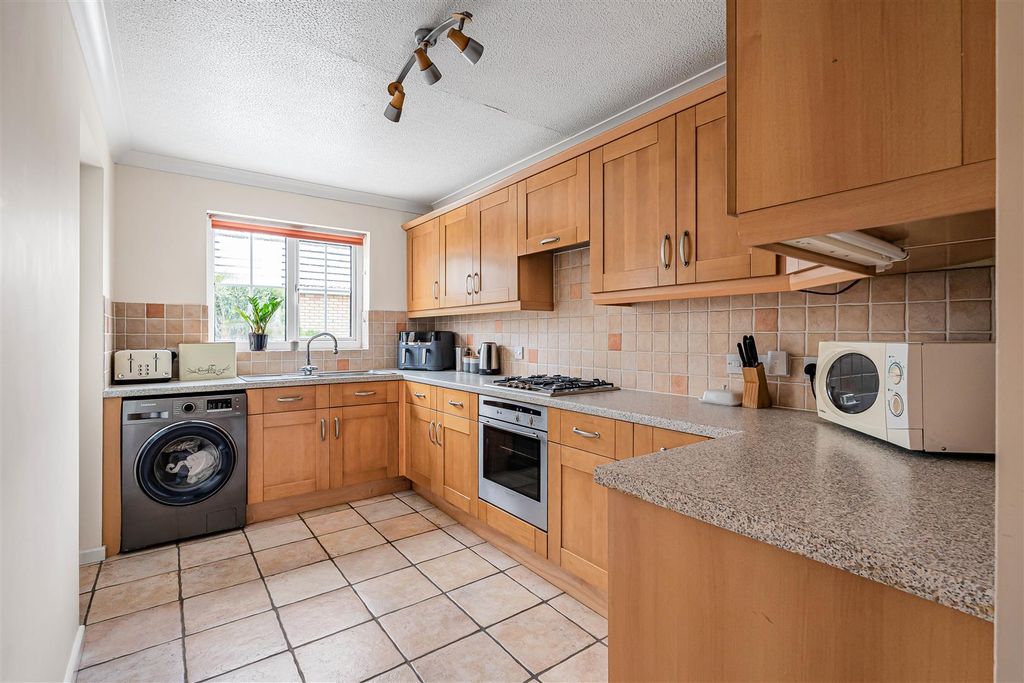 Property photo 2 of 16 11_69982.Jpg