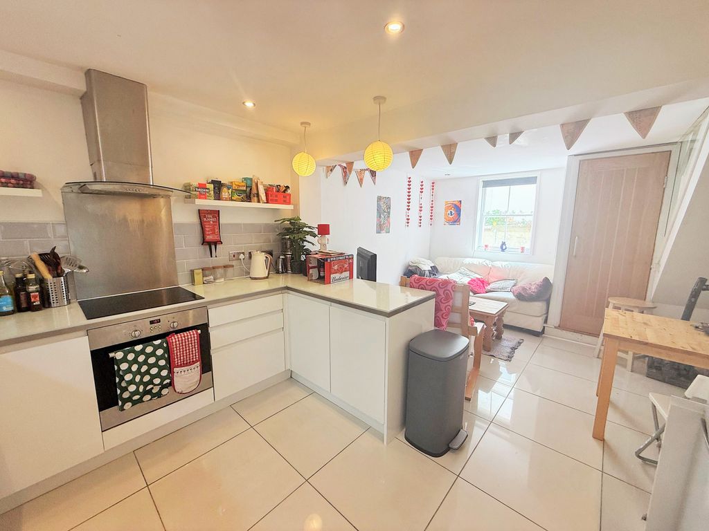 Property photo 1 of 15 Img-5030