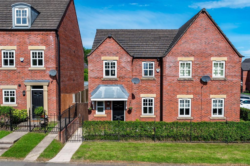 Property photo 2 of 26 Hulme Road-28.Jpg