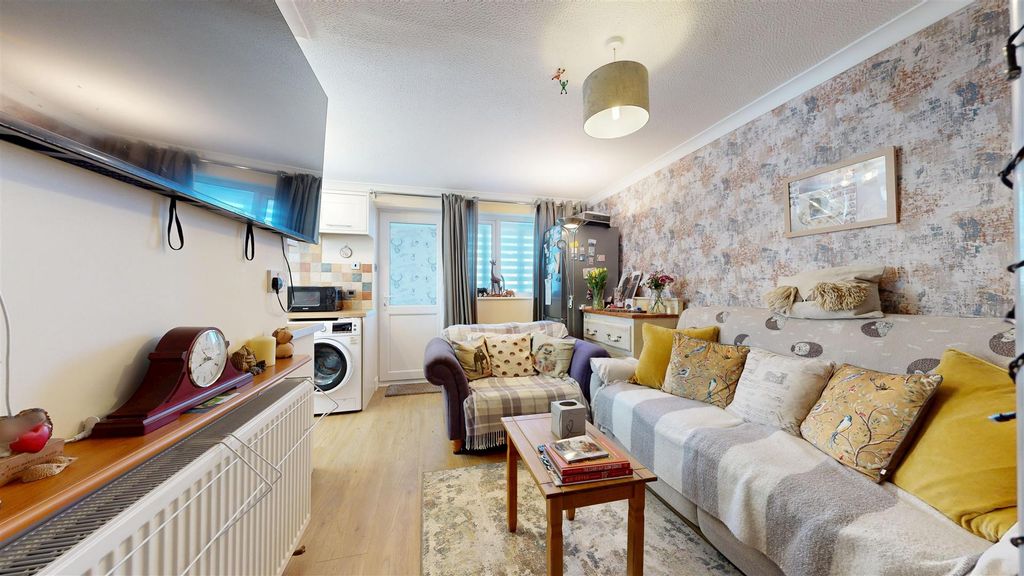 Property photo 1 of 10 Flat-2-11A-Franklin-Road-04152026_142952.Jpg