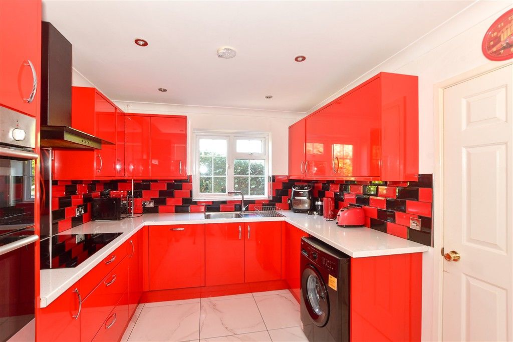 Property photo 3 of 14 Kitchen