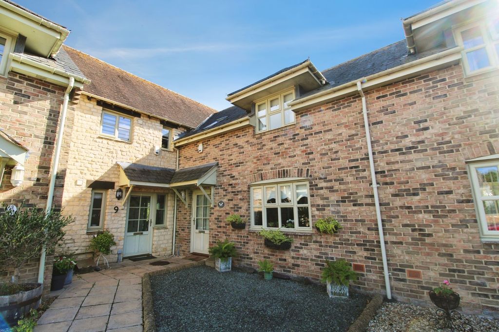 Property photo 1 of 5