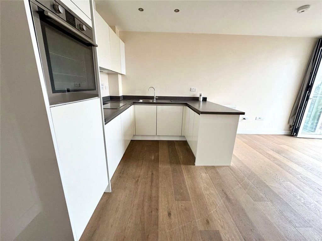 Property photo 3 of 8 Picture No. 32