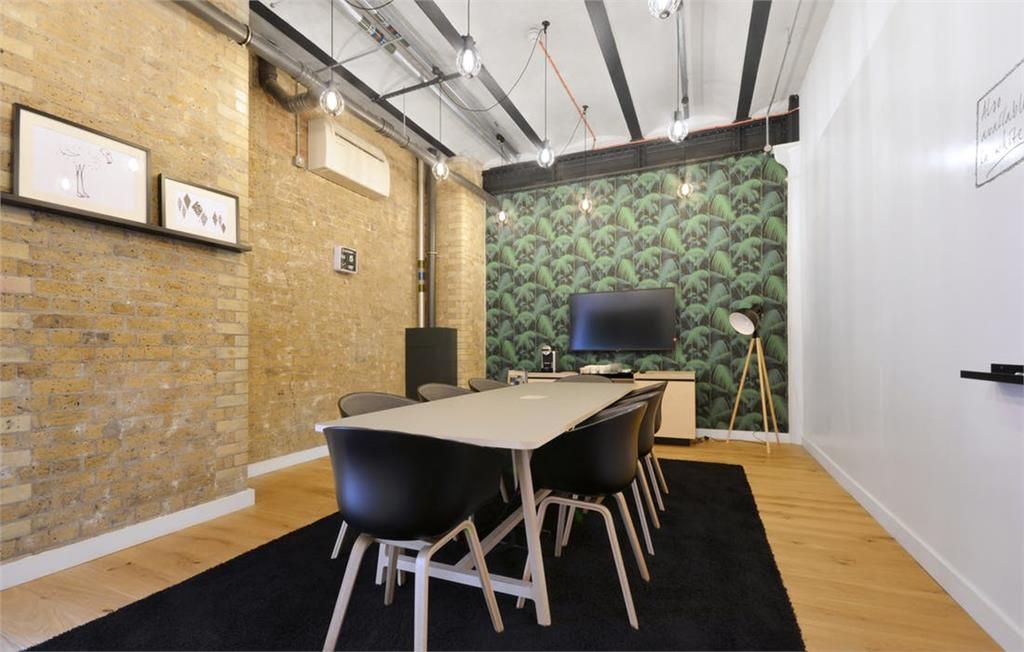 Property photo 3 of 10 Serviced Office To Rent In Clerkenwell Close, Farr