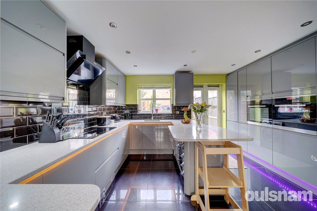 Property photo 2 of 21 Picture No. 02