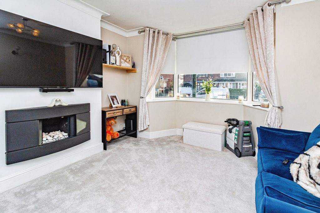 Property photo 3 of 20 Pbox-Img.Jpg