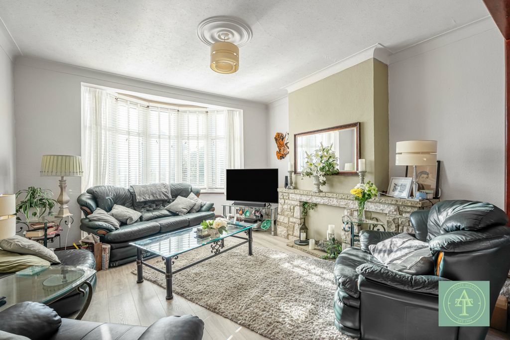 Property photo 2 of 24 Gallery