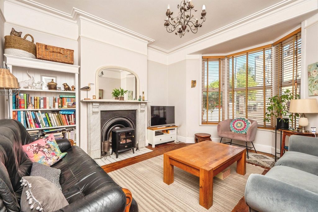 Property photo 2 of 13