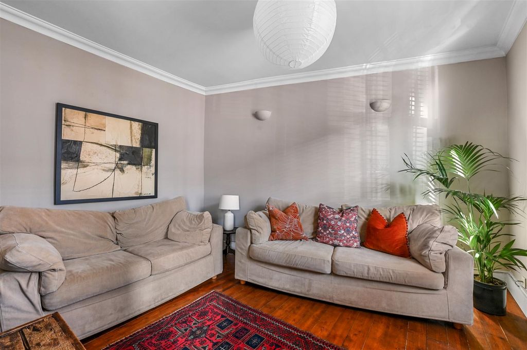 Property photo 3 of 27 Living Room