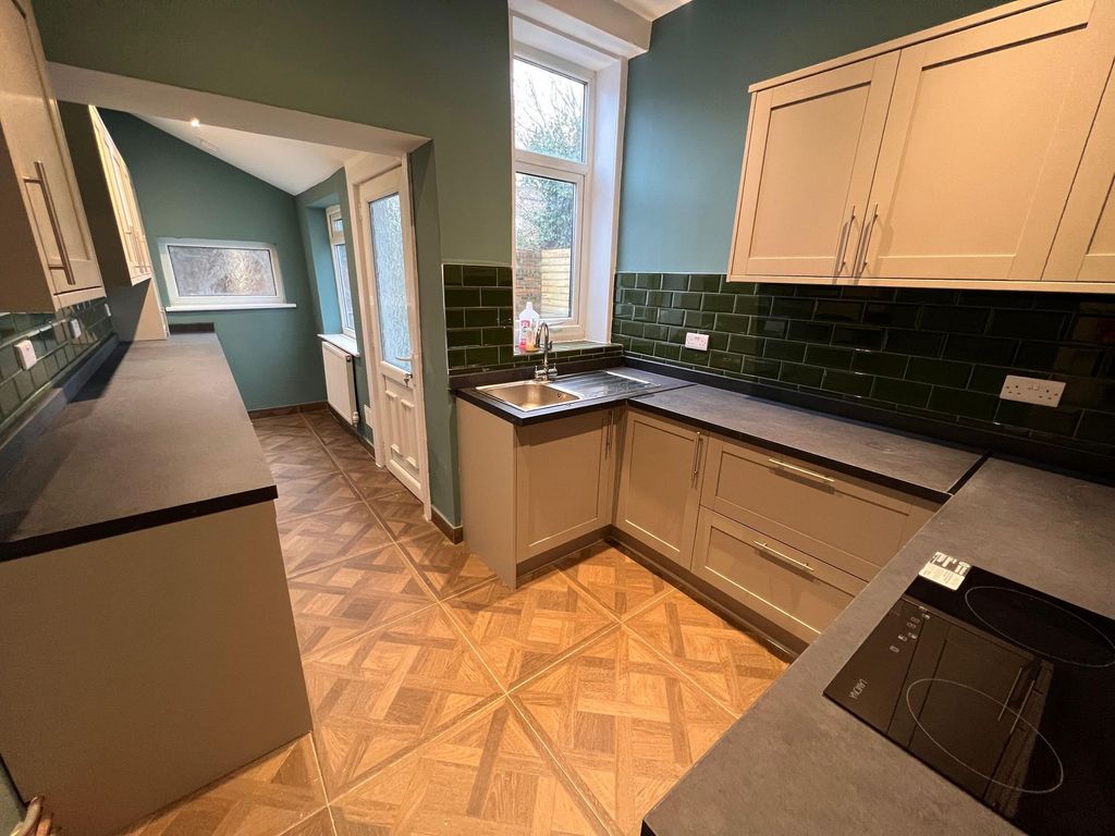 Property photo 3 of 21 Kitchen