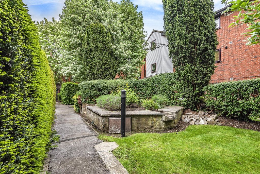 Property photo 2 of 9 Picture No. 15