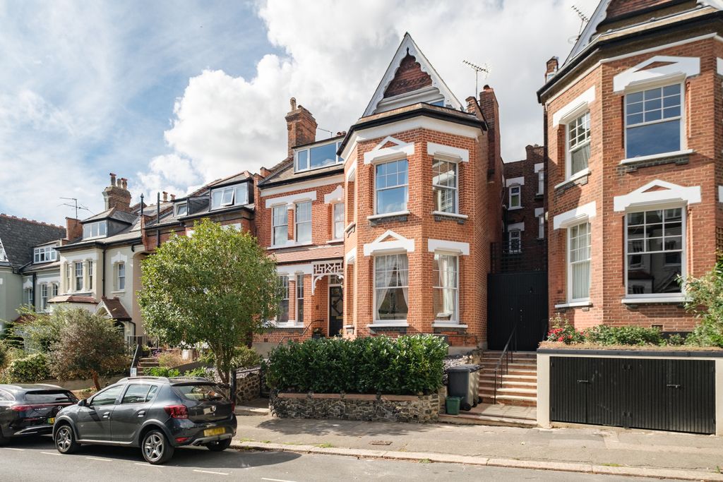 Property photo 1 of 33