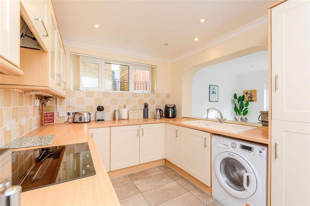 Property photo 3 of 12 Kitchen