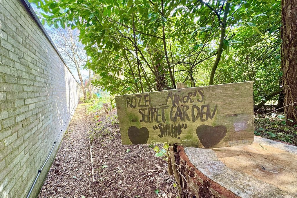 Additional image 26 of 4 bed flat for saleWestern Road, Branksome Park, Poole BH13