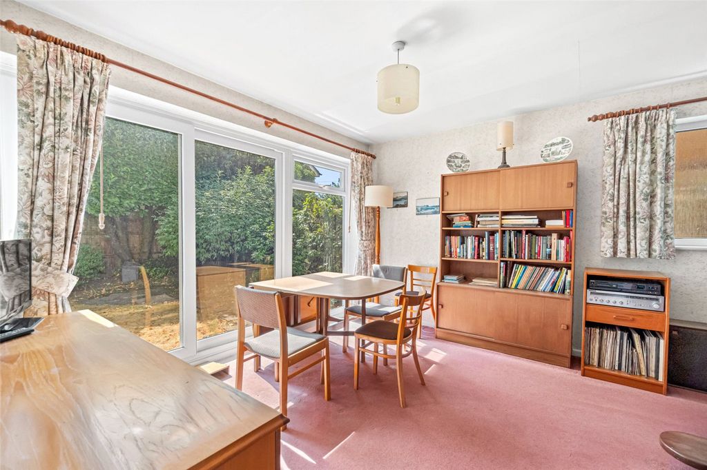 Property photo 3 of 11 Picture No. 02