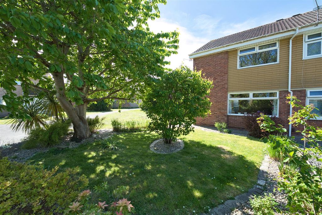 Property photo 1 of 21 Front &amp; Front Garden