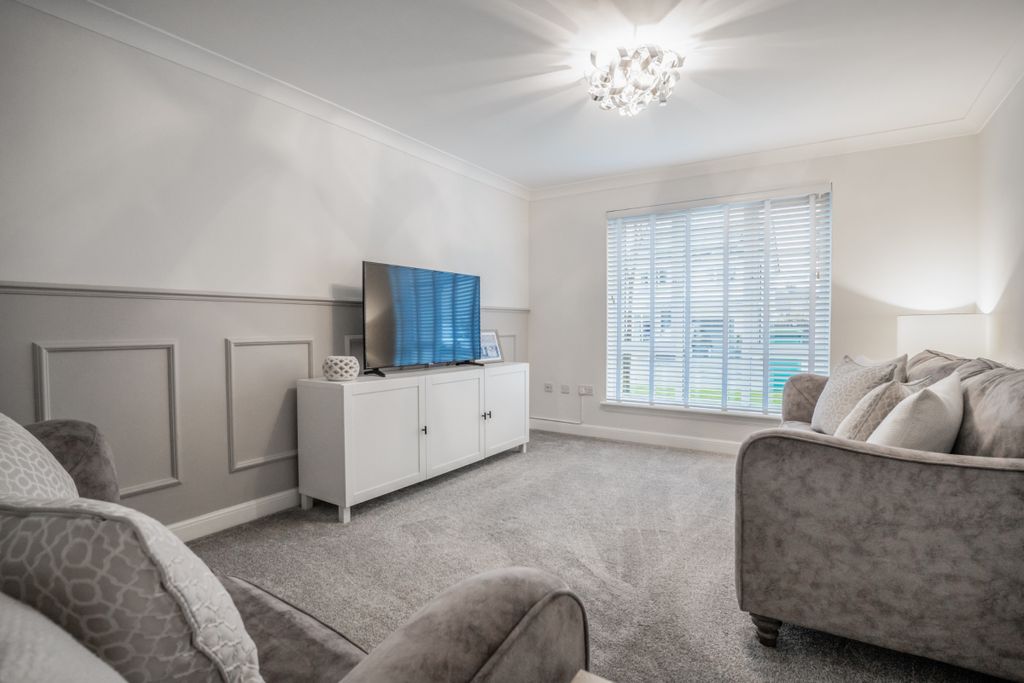 Property photo 2 of 26